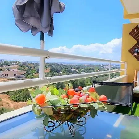 Cozy Sunny Wi-fi & Ac 알보르
